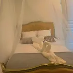 Jacuzzi A L'abri Des Vents بيت للعطل