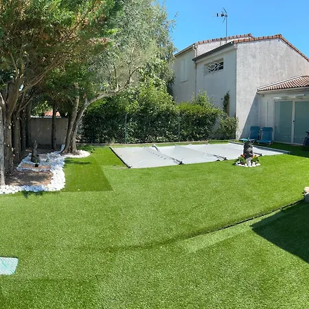 Holiday home Jacuzzi A L'abri Des Vents