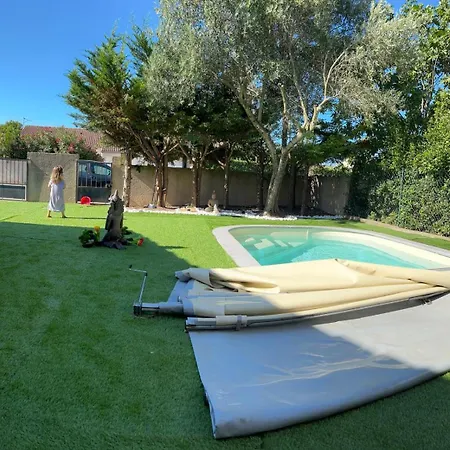 Jacuzzi A L'abri Des Vents 펜션