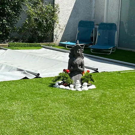 Jacuzzi A L'abri Des Vents *