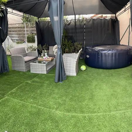 펜션 Jacuzzi A L'abri Des Vents *