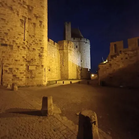 Jacuzzi A L'abri Des Vents 카르카손