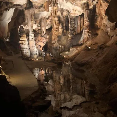 Jacuzzi A L'abri Des Vents 카르카손