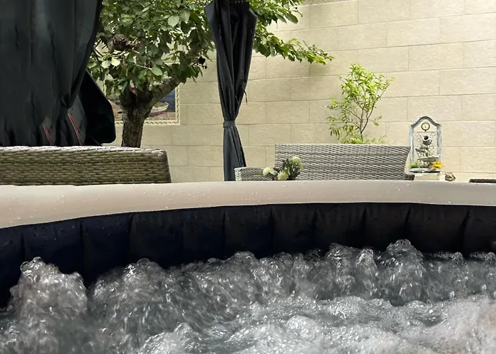 Jacuzzi à L'abri Des Vents Casa de Férias